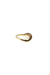 Vintage Sarah Coventry Pearl Ring