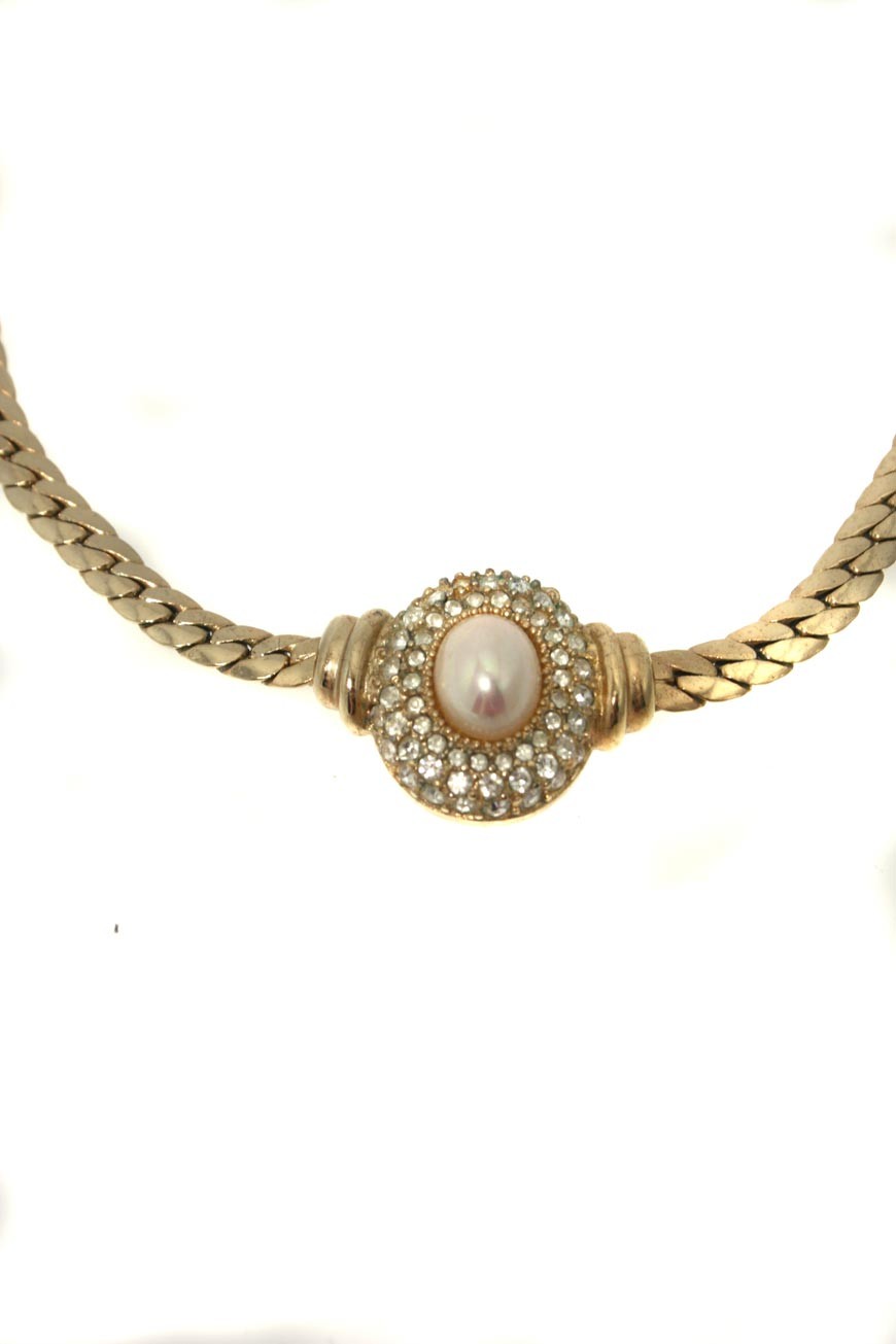 Christian Dior  Mise en Dior pearl necklace  4element