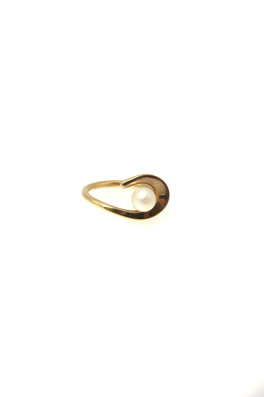 Vintage Sarah Coventry Ring 106